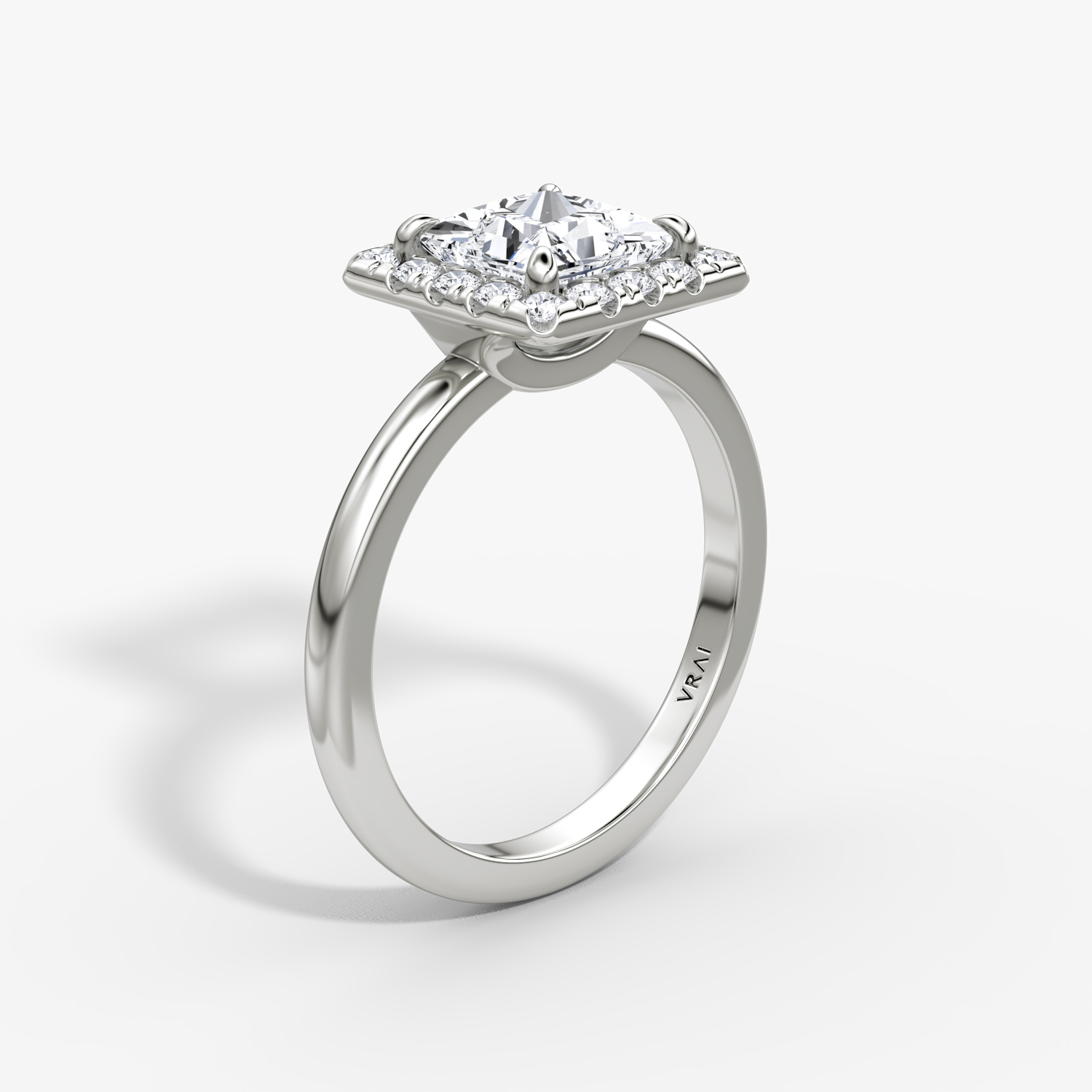 Halo | Princess | Platin | bandAccent: Ohne Pavé-Besatz | haloSize: large | diamondOrientation: vertical | caratWeight: other