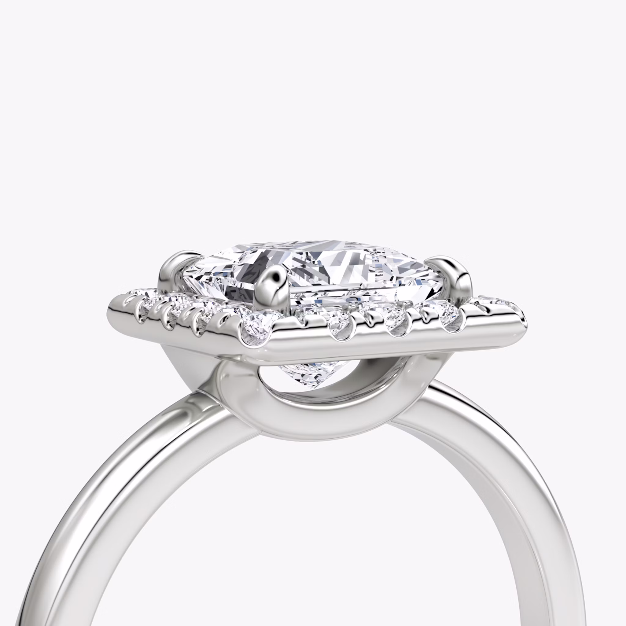 Halo | Princess | Platin | bandAccent: Ohne Pavé-Besatz | haloSize: large | diamondOrientation: vertical | caratWeight: other