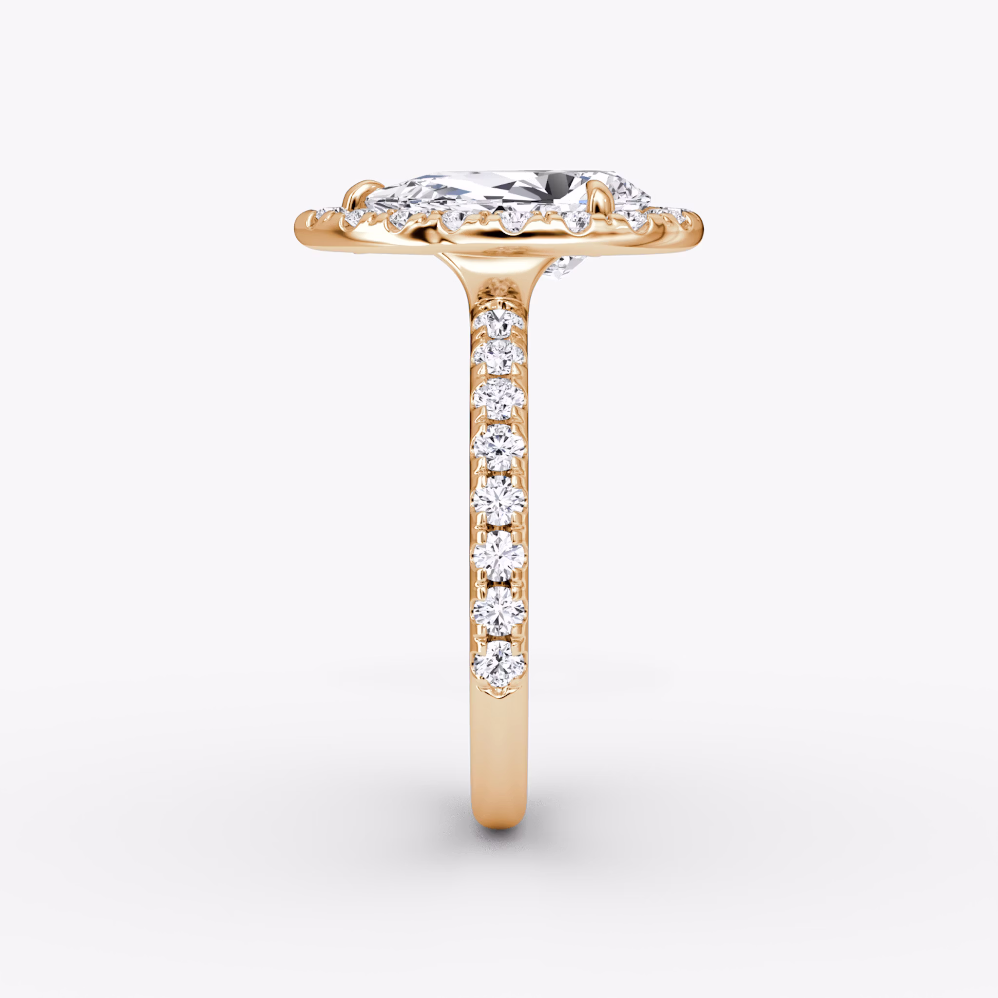 Anillo de compromiso Halo | Pera | 14k | Oro rosa | bandAccent: Pavé | haloSize: large | diamondOrientation: vertical | caratWeight: other