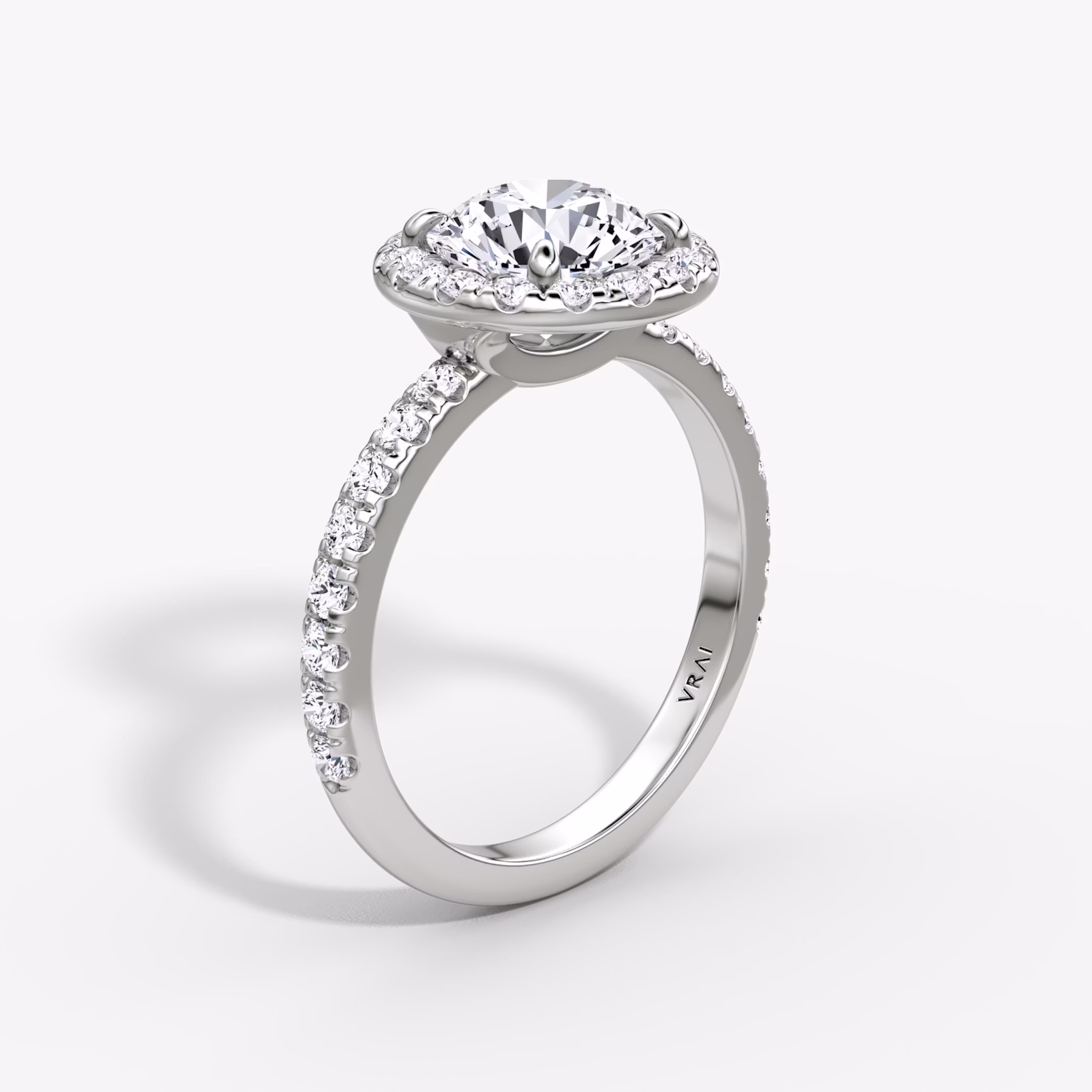 Anillo de compromiso Halo | Brillante | 18k | Oro blanco | bandAccent: Pavé | caratWeight: 1.0ct | haloSize: large | diamondOrientation: vertical