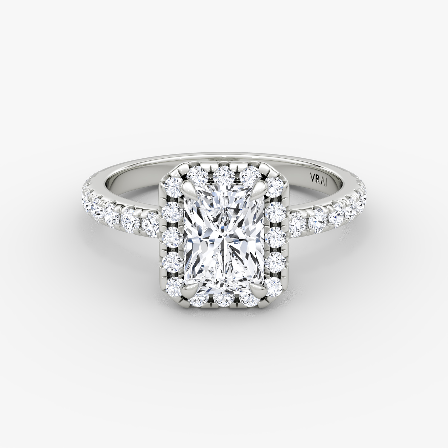 Halo | Radiant | Platin | bandAccent: Mit Pavé-Besatz | haloSize: large | diamondOrientation: vertical | caratWeight: other