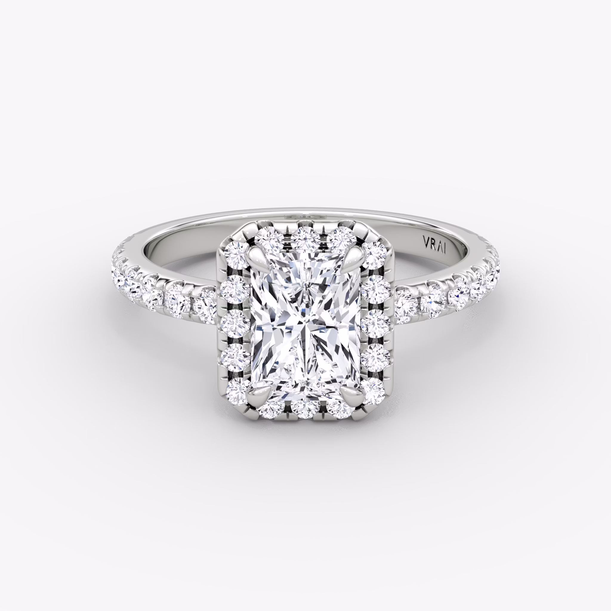 Halo | Radiant | Platin | bandAccent: Mit Pavé-Besatz | haloSize: large | diamondOrientation: vertical | caratWeight: other
