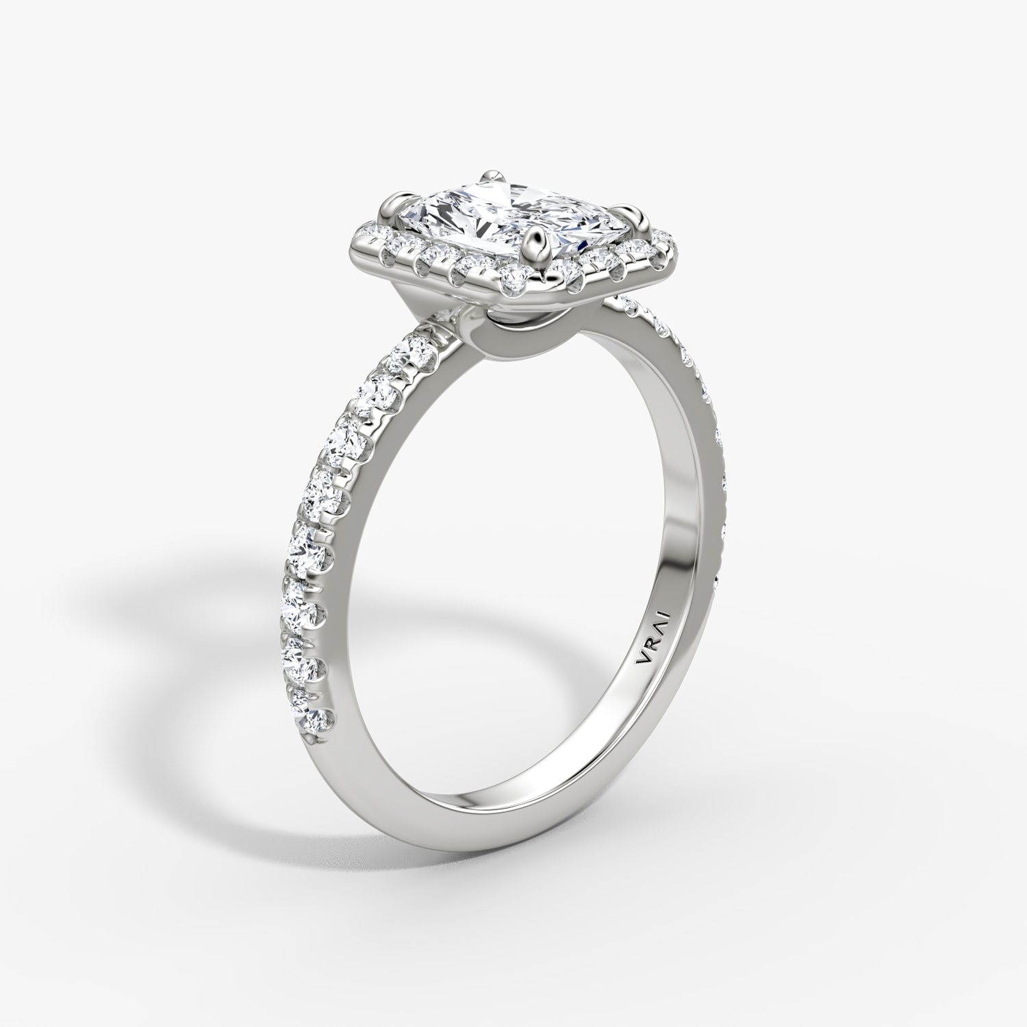 Halo | Radiant | Platin | bandAccent: Mit Pavé-Besatz | haloSize: large | diamondOrientation: vertical | caratWeight: other