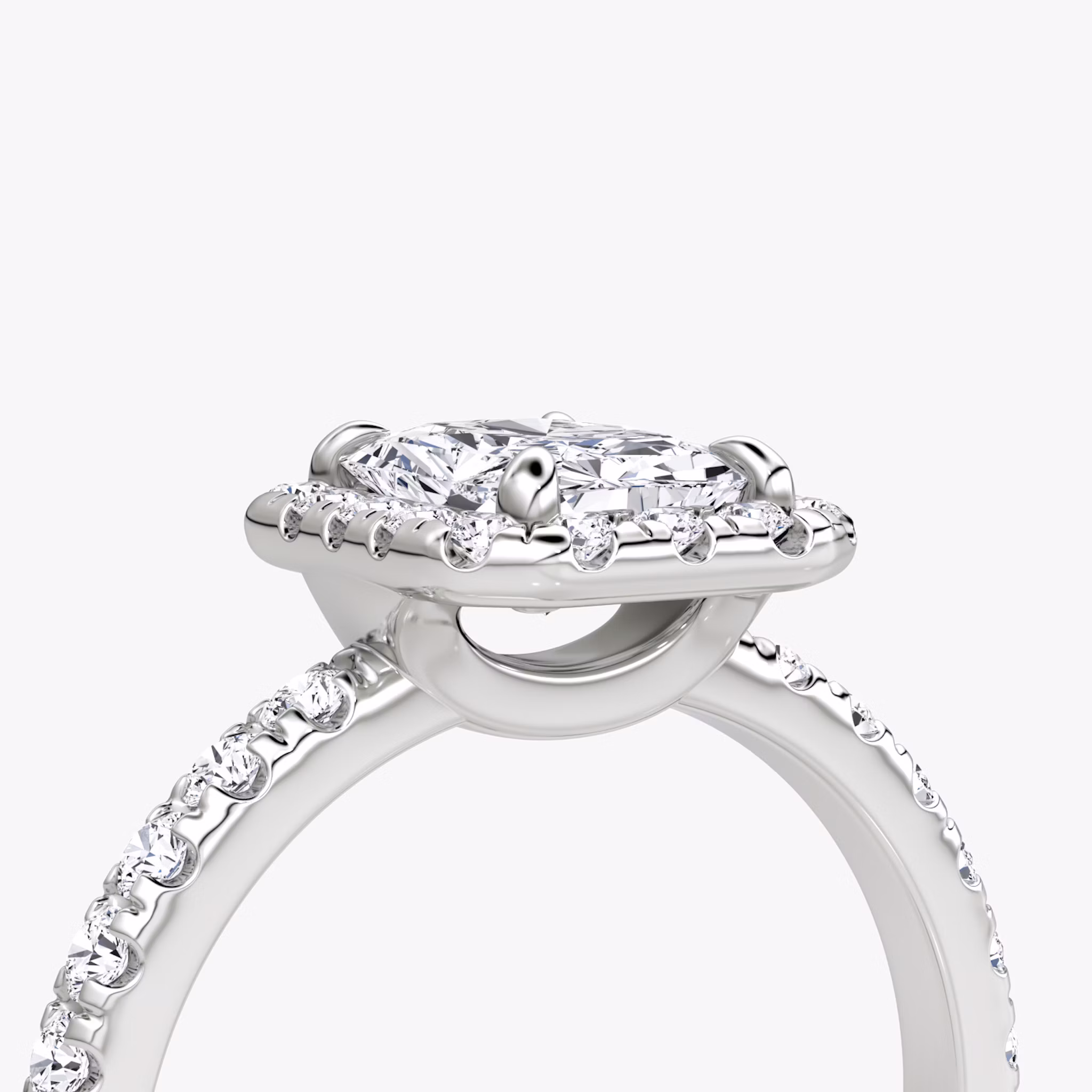 Halo | Radiant | Platin | bandAccent: Mit Pavé-Besatz | haloSize: large | diamondOrientation: vertical | caratWeight: other