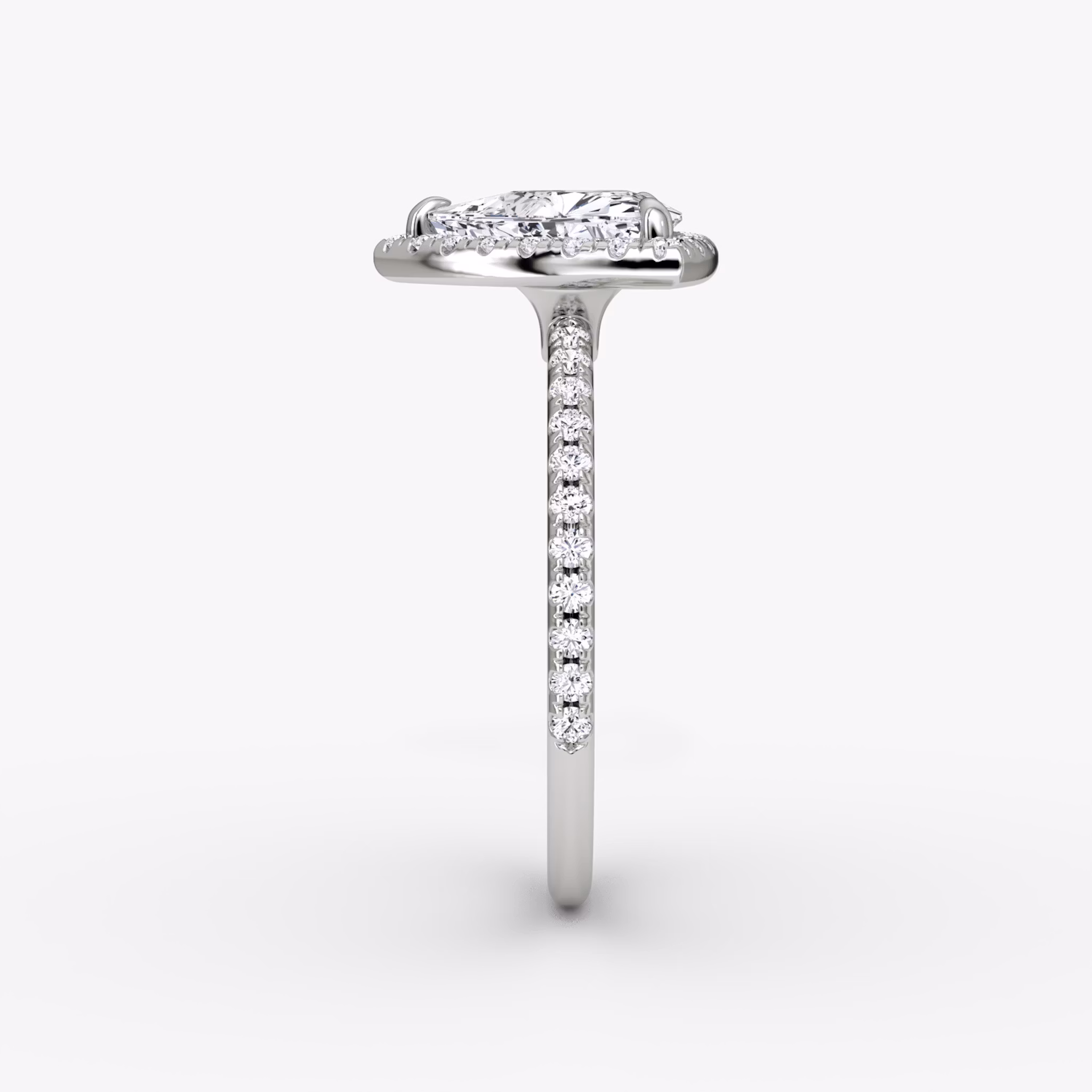 Halo | Trillant | 18k | Weißgold | bandAccent: Mit Pavé-Besatz | haloSize: original | diamondOrientation: vertical | caratWeight: other