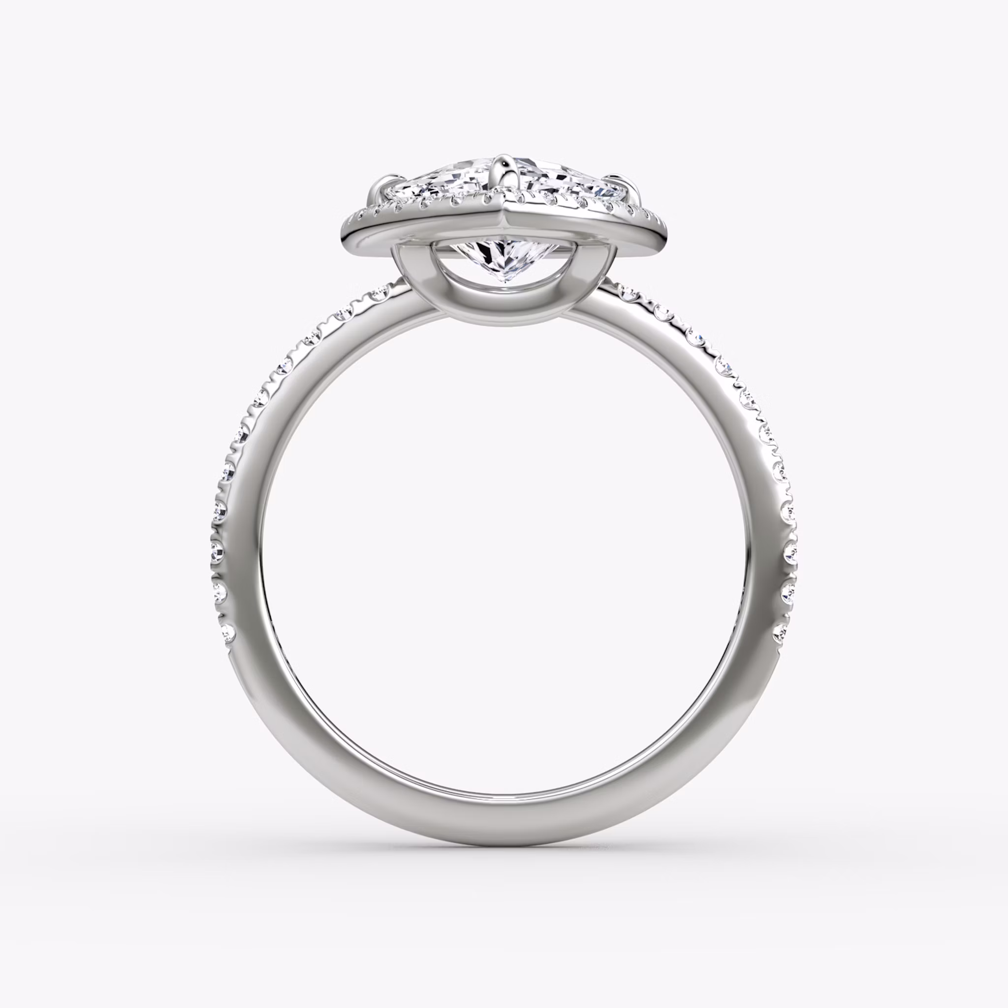 Halo | Trillant | 18k | Weißgold | bandAccent: Mit Pavé-Besatz | haloSize: original | diamondOrientation: vertical | caratWeight: other