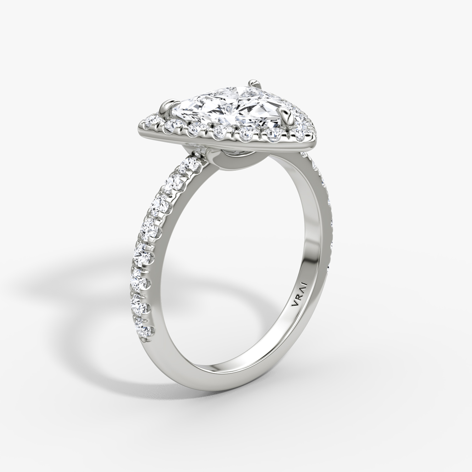 Halo | Trillant | Platin | bandAccent: Mit Pavé-Besatz | haloSize: large | diamondOrientation: vertical | caratWeight: other