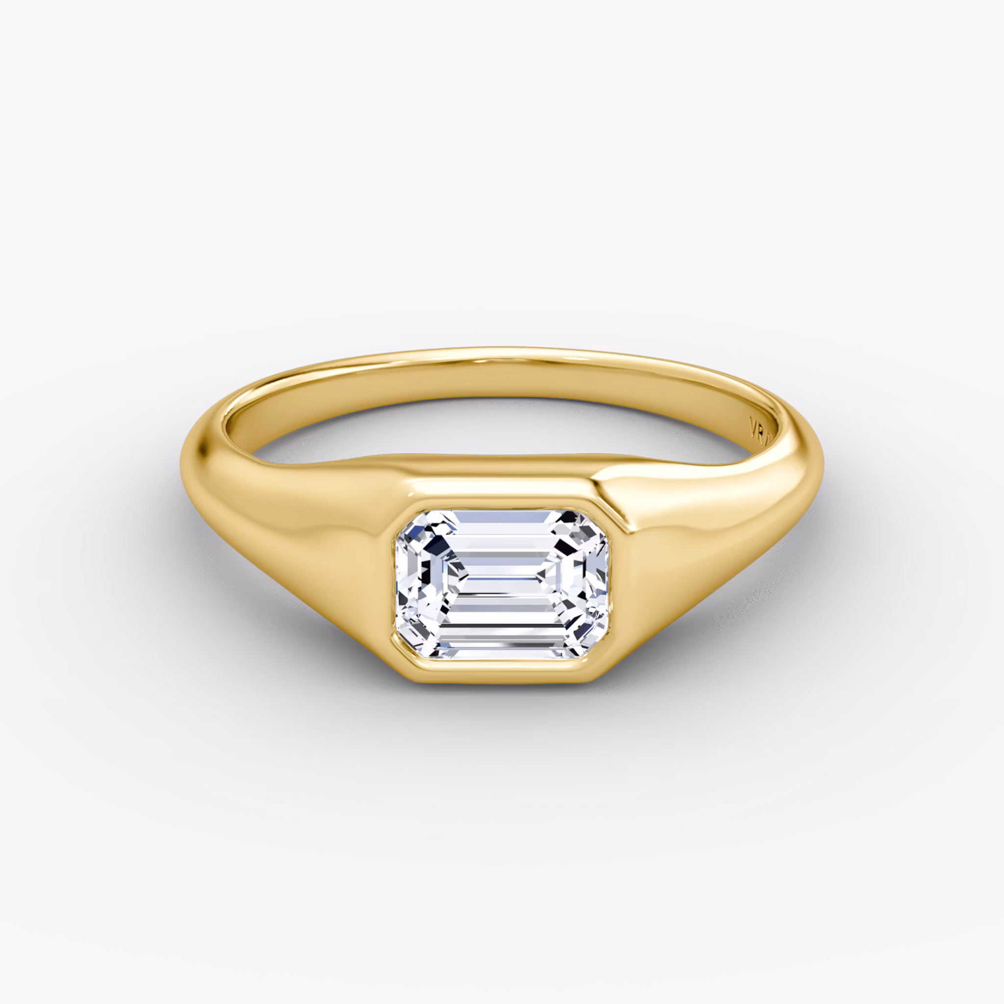 East-West Signet Ring Emerald | Yellow Gold