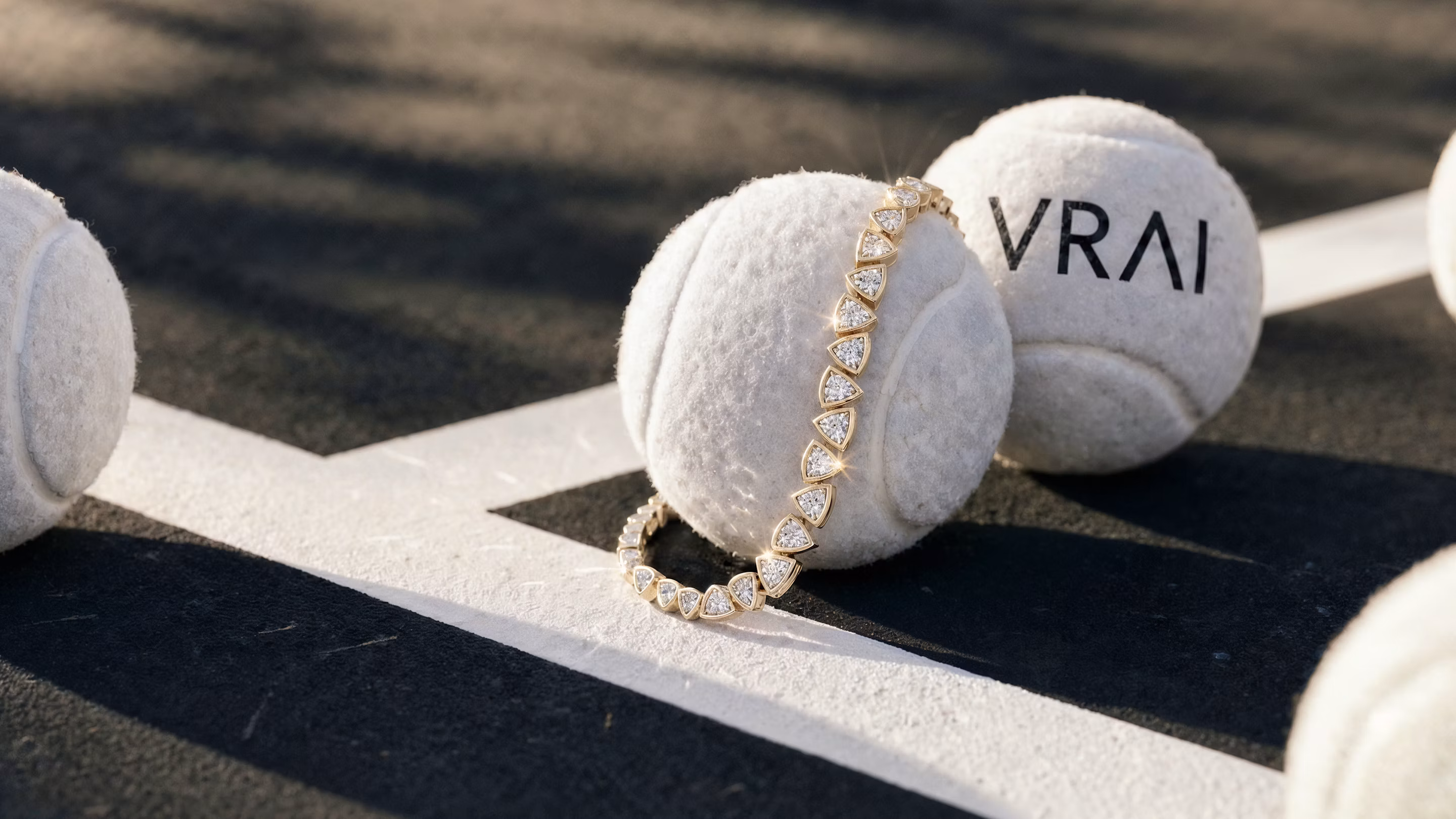 DISCOVER THE NEW TENNIS BAR